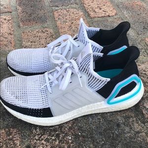 Men’s Adidas Ultraboost 2019 Size 10